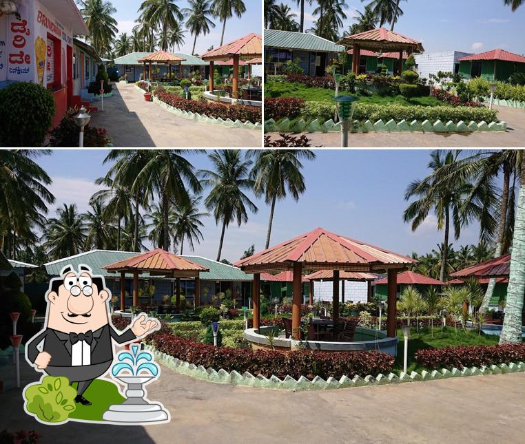 Take a look at the outside area of Kaveri Fish Land