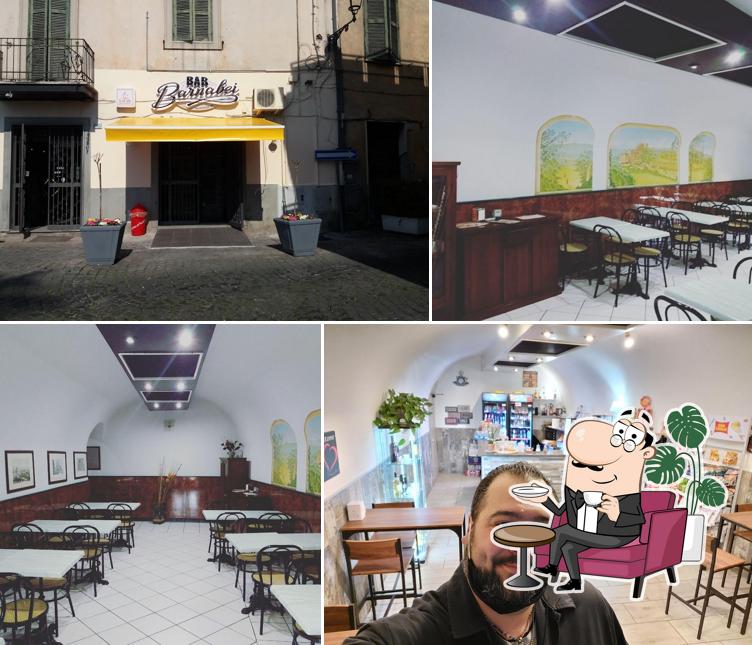 Dai un'occhiata agli interni di Bar Barnabei