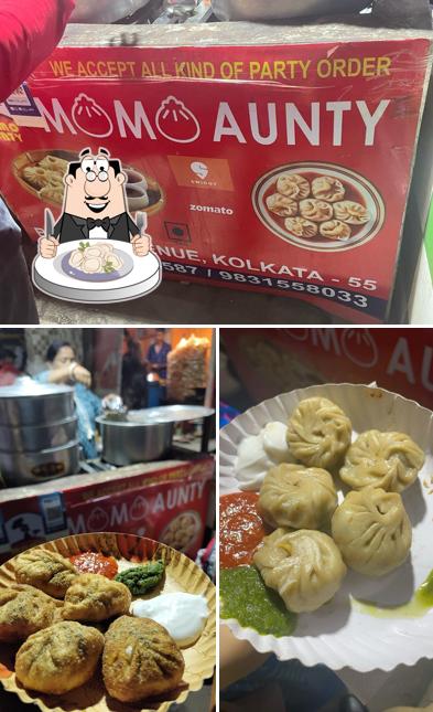 Dumplings at Momo Aunty