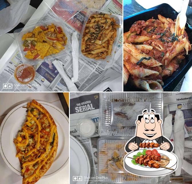 Food at Tossin Pizza Baani Square Food at Tossin Pizza Baani Square