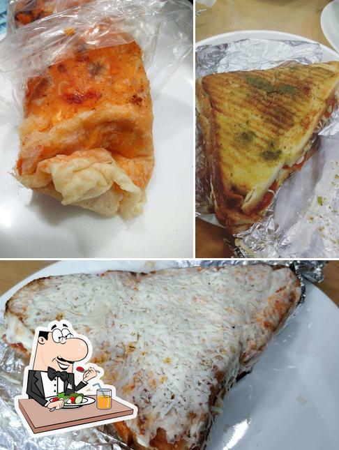 Food at Chhotu Juice And Snacks Center