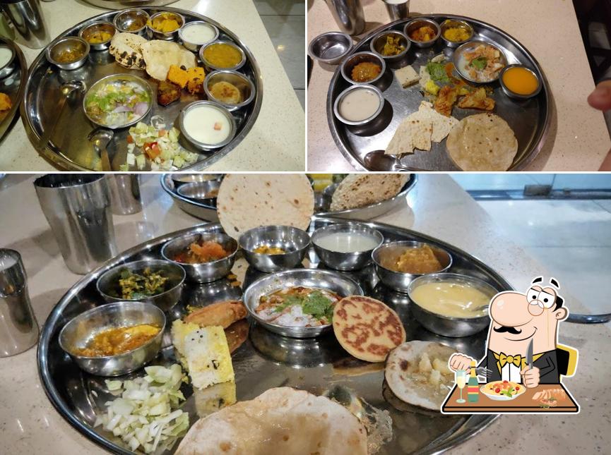Food at Kansaar Gujarati Thali