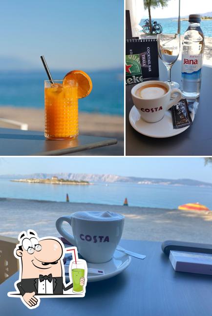 Goditi un drink a Thala beach bar