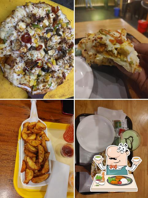 Cheese pizza at Fried wings