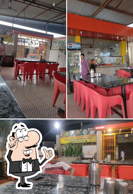 The interior of Guntur vari hotel