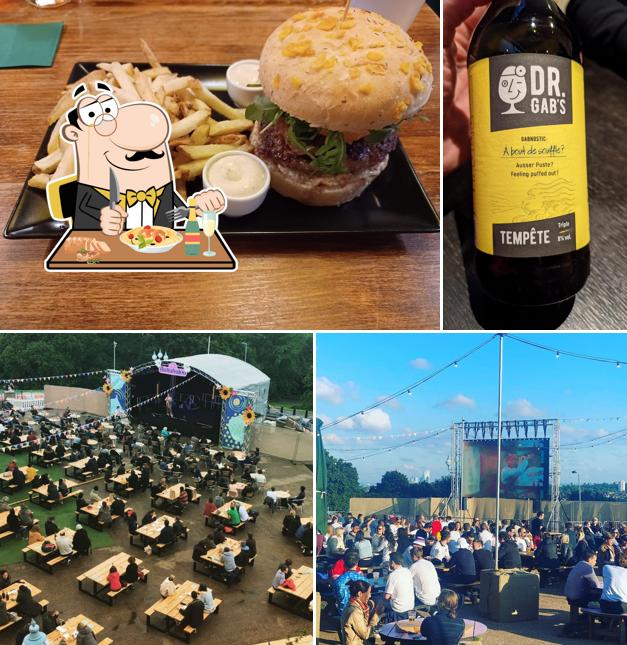 Guarda la foto che presenta la cibo e interni di Pin Up Bar