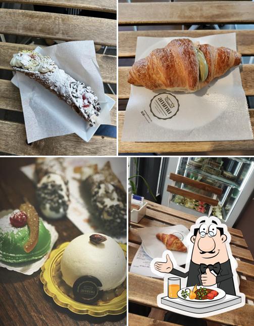 Cibo al AMMU Cannoli Espressi Siciliani
