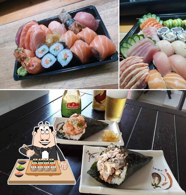 Rolos de sushi são disponibilizados no Ebi Sushi Ilhabela