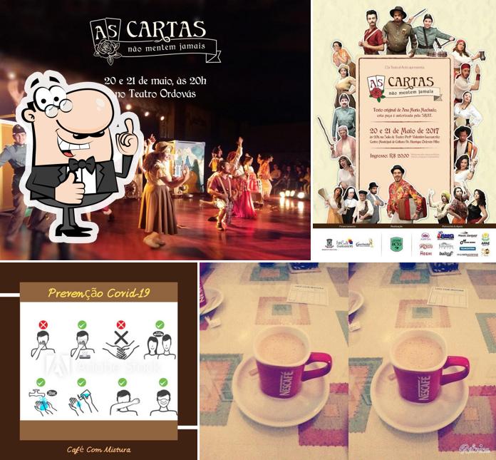 Look at the pic of Café com Mistura