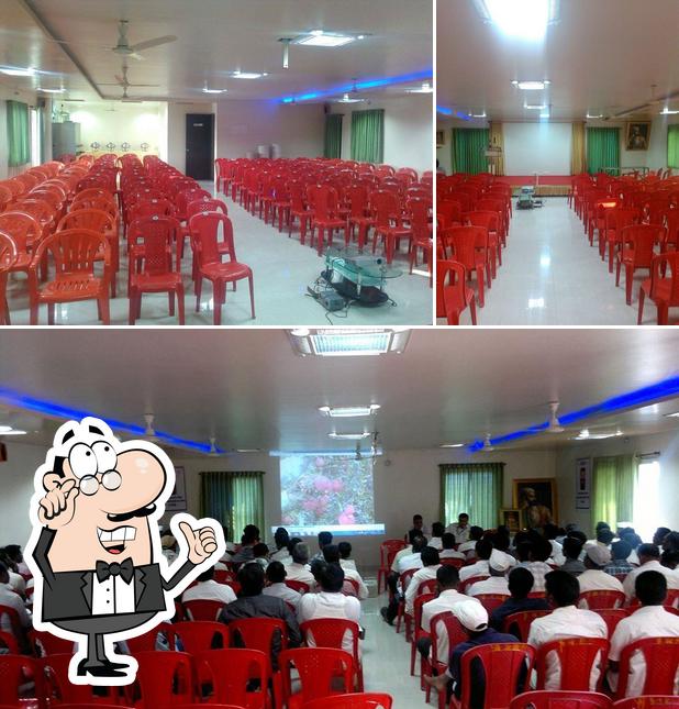 The interior of Hotel New Vijay Lunch Home