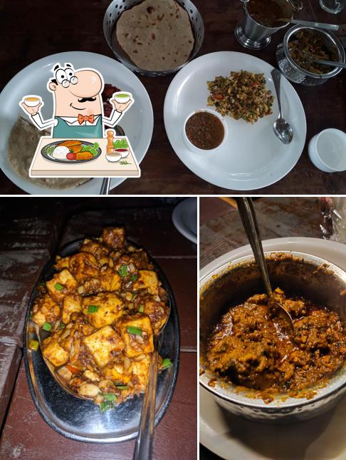 Meals at Paaji Da Pind