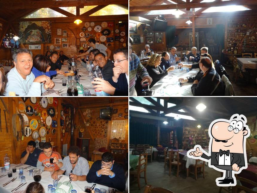 Siediti a un tavolo di Ritrovo Santa Maria Sas Di A.B. De Raffaele & C