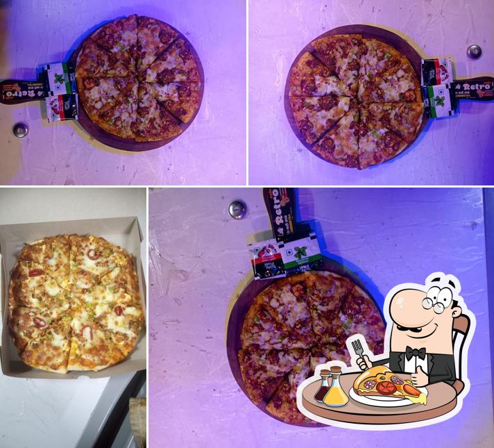 Try out pizza at Cafe Retro, Tasgaon