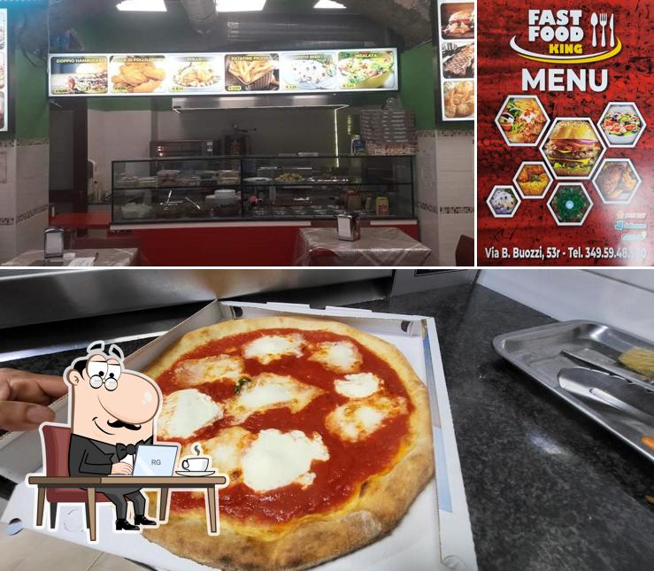La interni e pizza del ristorante