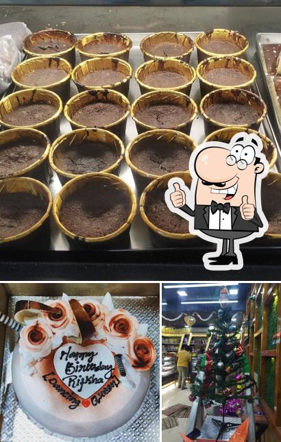 Look at the pic of Italian Cake Shop