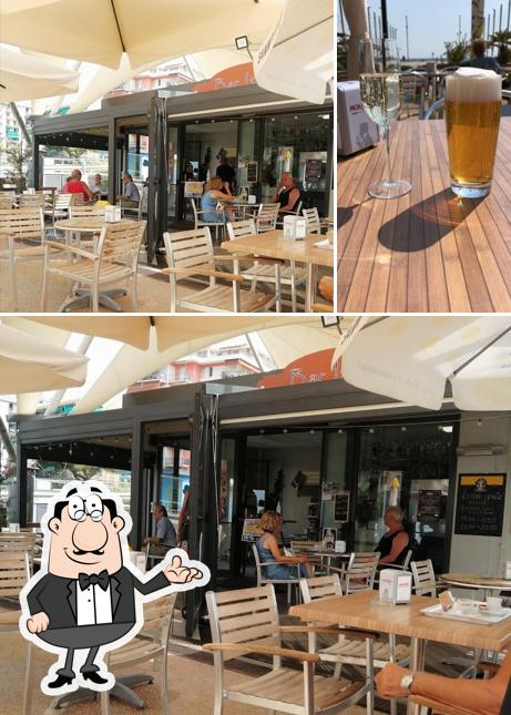 La interni e cibo del ristorante
