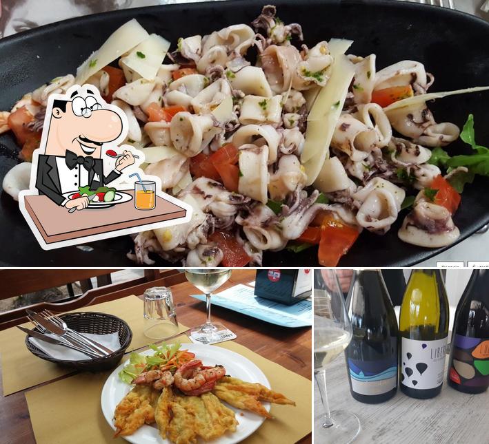 Guarda la immagine che raffigura la cibo e alcol di Il Cartoccio