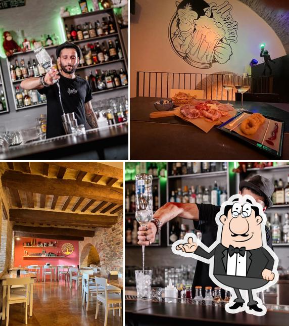 Monkey Pub