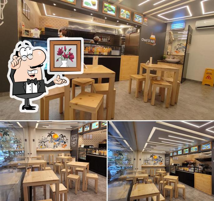 The interior of Chaat di Hatti, Tonca