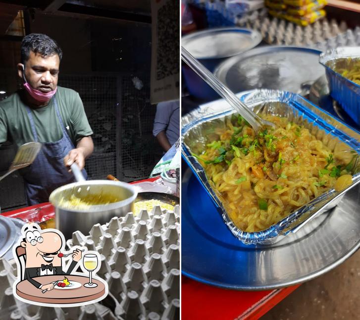 Food at Ghaziabad Egg cheese maggi center