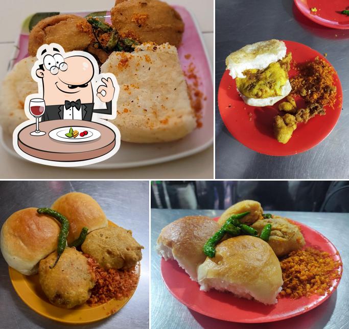 Vada pav at Hotel Shivdeep