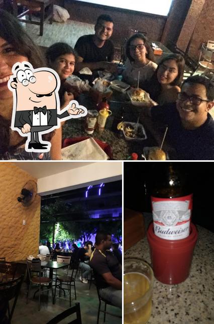 Entre diversos coisas, interior e cerveja podem ser encontrados no Cabana Bit