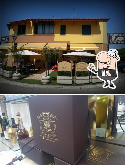 Dai un'occhiata agli interni di Caffetteria Pasticceria Tonia