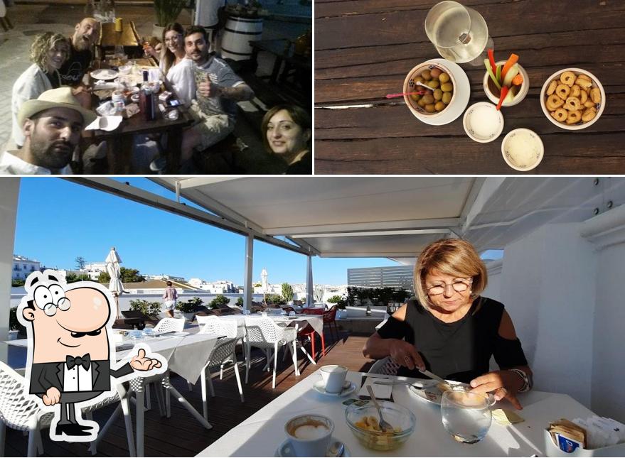 Questa è la immagine che raffigura la interni e cibo di La Cantina: osteria - pizzeria