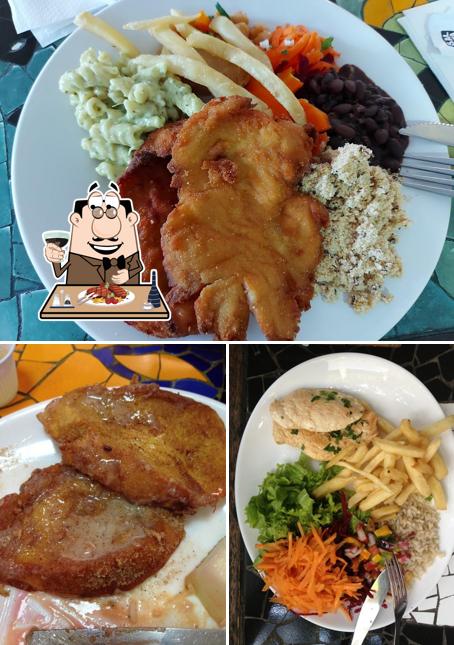 Experimente refeições de carne no Restaurante Miscelania