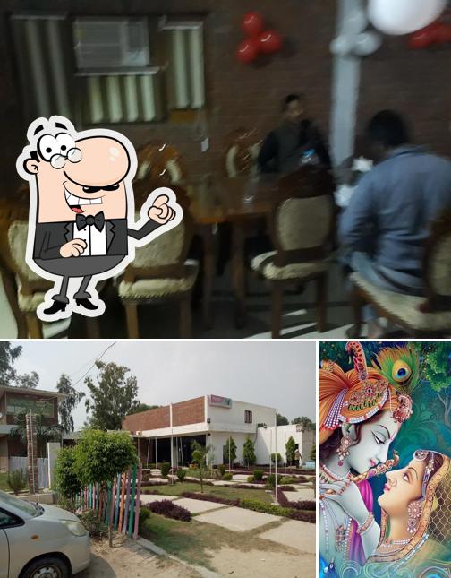 Check out how Kapil's Food looks outside