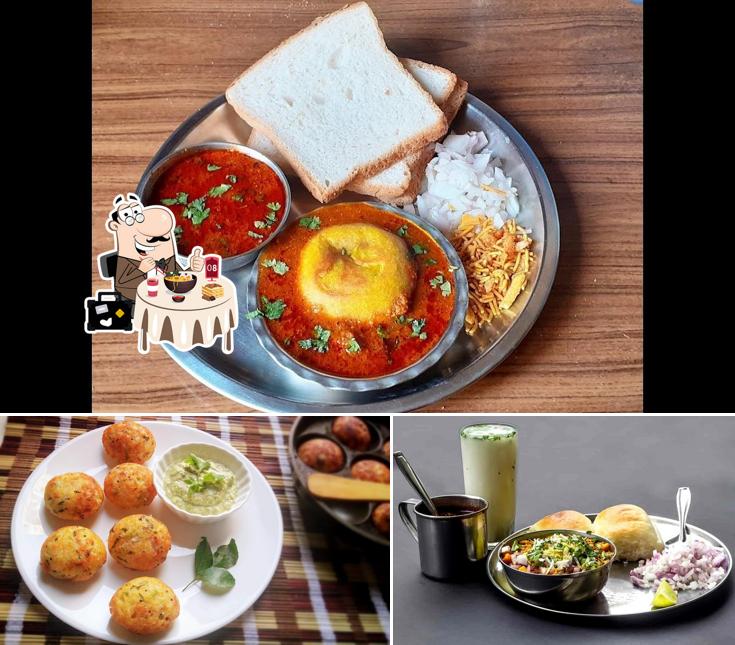 Food at Kolhapur Katta