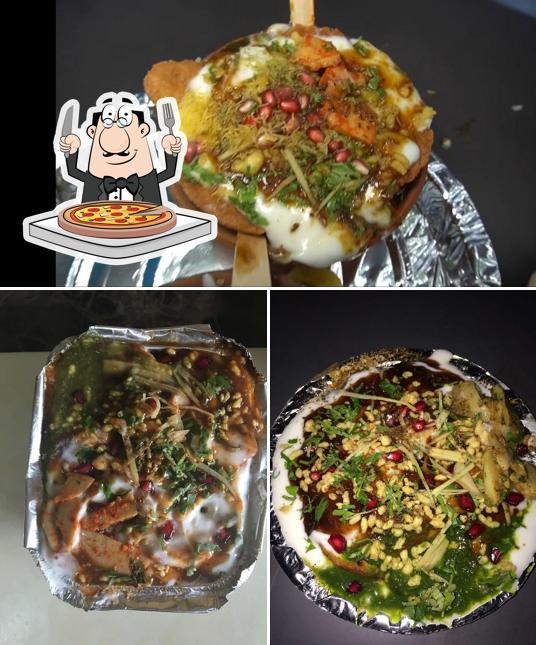 Pick pizza at Shyam Chaat Bhandar