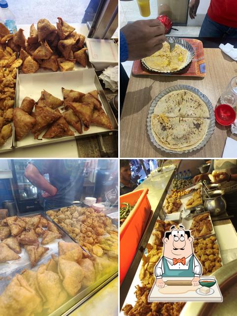 Samosa at Batata Vada Samrat