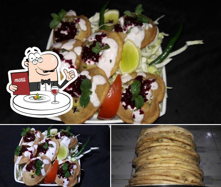 Food at THE HOLLYFOOD CAFE
