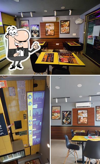 Check out how Rolls King, Aliganj looks inside
