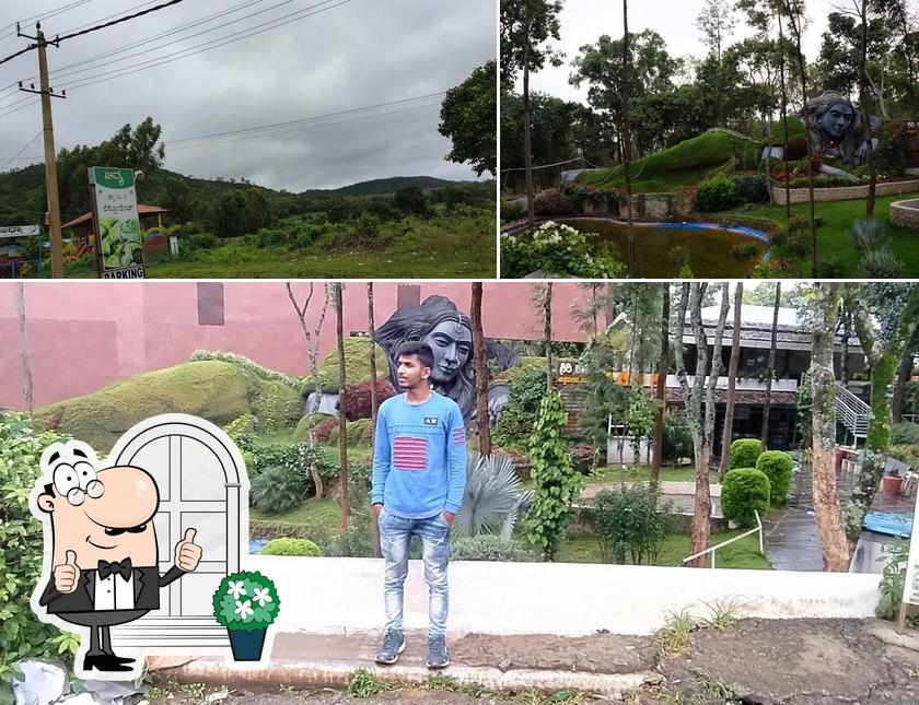 The exterior of Siri Coffee Bar & Khushi Homestay,Chikmagaluru