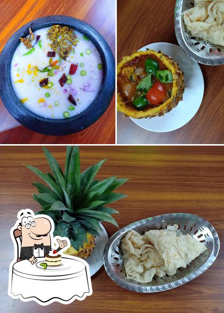 KARIKKU RESTAURANT Kaviyoor Thiruvalla provides a selection of sweet dishes