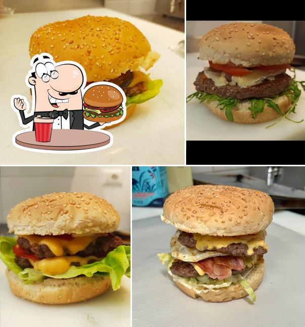 Gustati uno dei tipi di hamburger serviti a PizzaDelizia