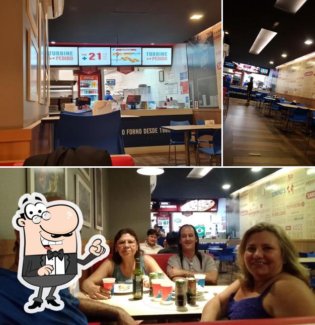 O interior do Domino's Pizza