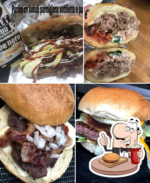Prova un hamburger a Paninoteca Pulcinella da Francesco