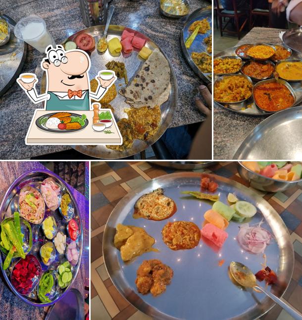 Food at Jashoda kathiyawadi Thal