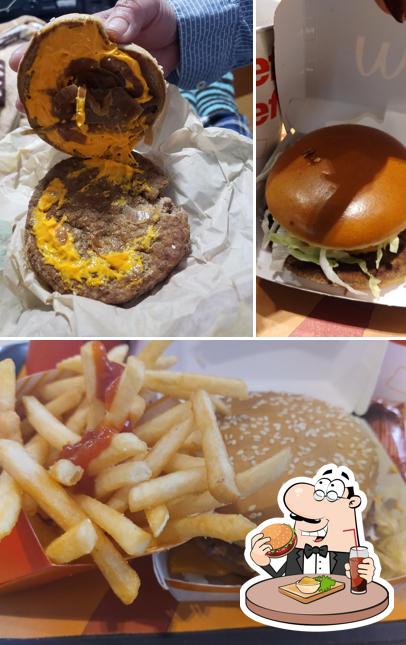 Peça um hambúrguer no McDonald's