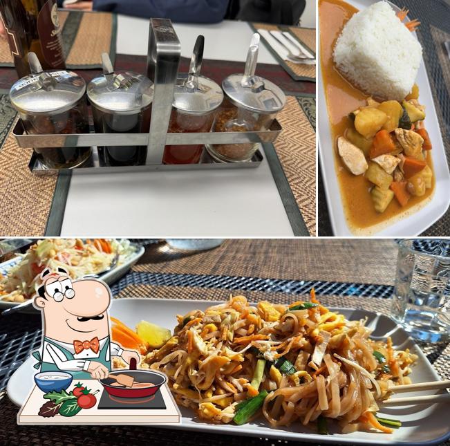 Pollo al curry al Pok Thaifood