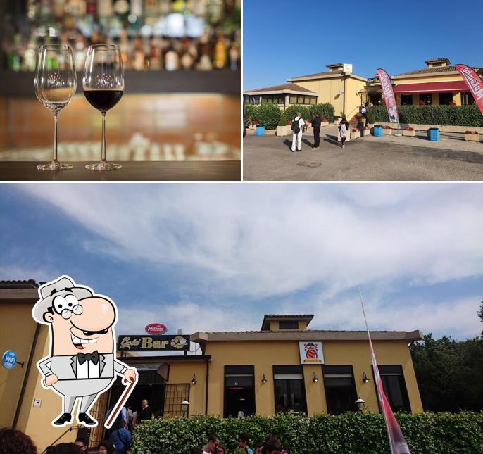 La esterno e vino del ristorante
