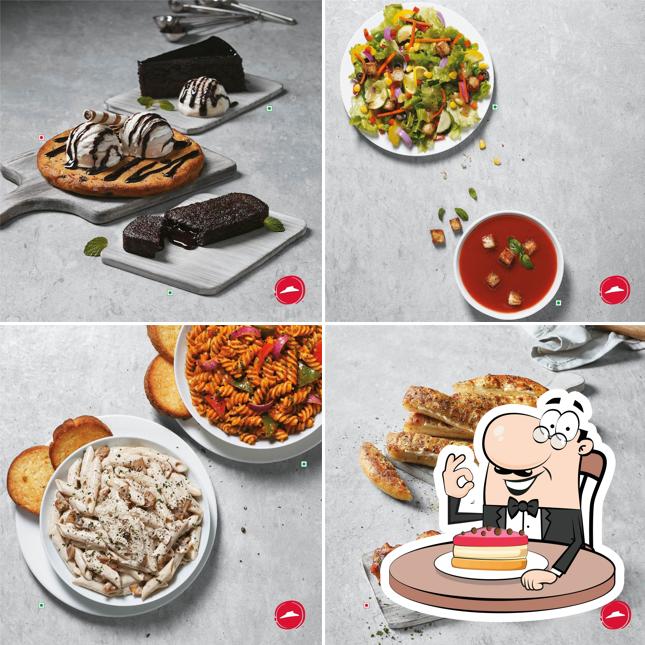 Pizza Hut Howrah Station, Kolkata photo