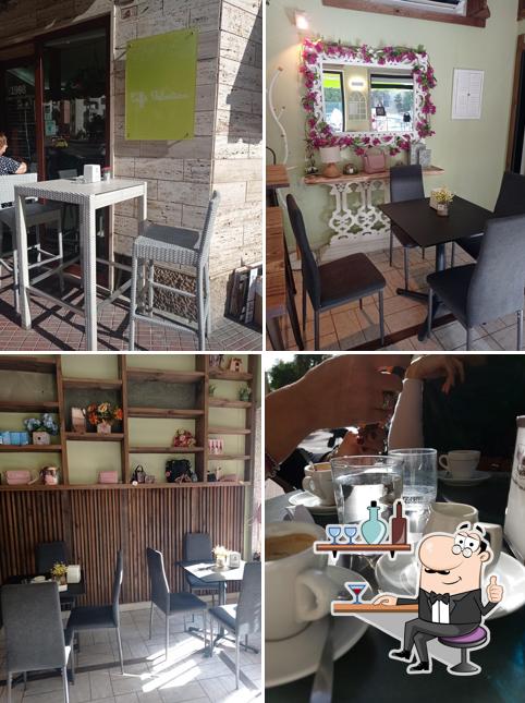 Siediti a un tavolo di Caffe' Valentina di Loddo Valentina & C. S.A.S
