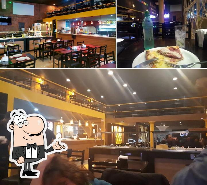 O interior do Felicitá Pizzaria