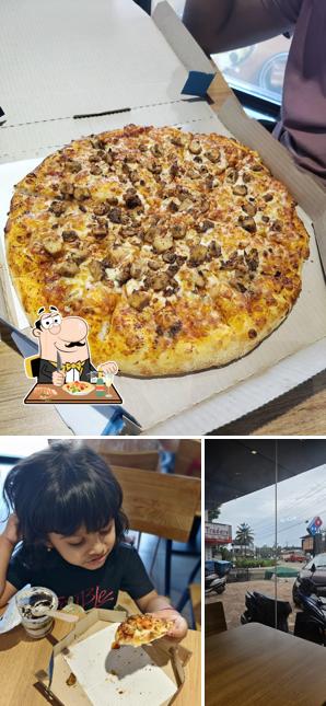 Meals at Domino's Pizza Athirampuzha, Ettumanoor