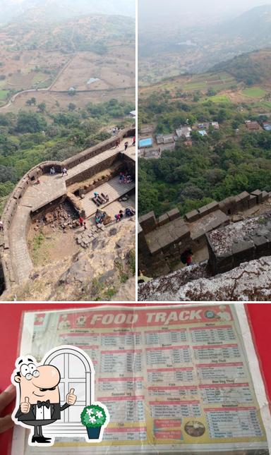 The exterior of IRCTC Food Plaza Muzaffarpur