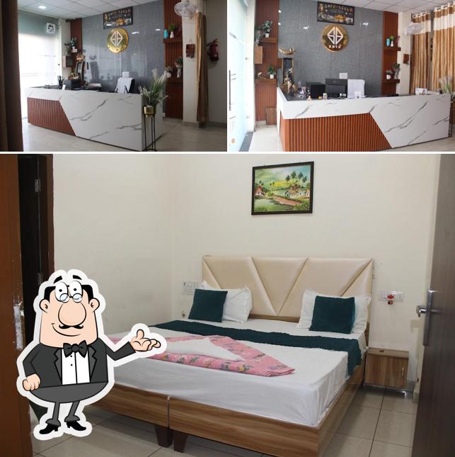 The interior of SUN BEAMS 19